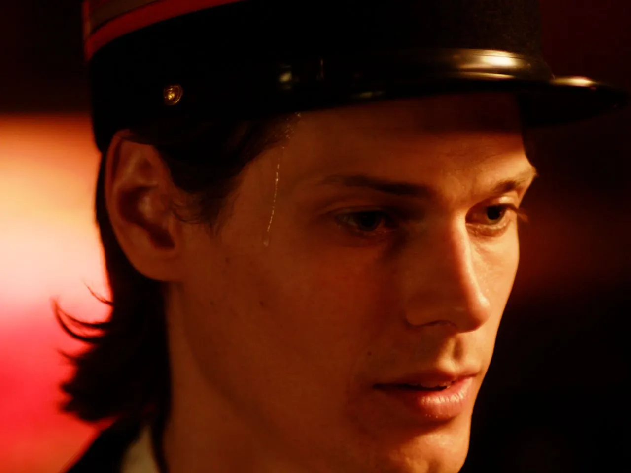 hotel-cold-town-02-still006