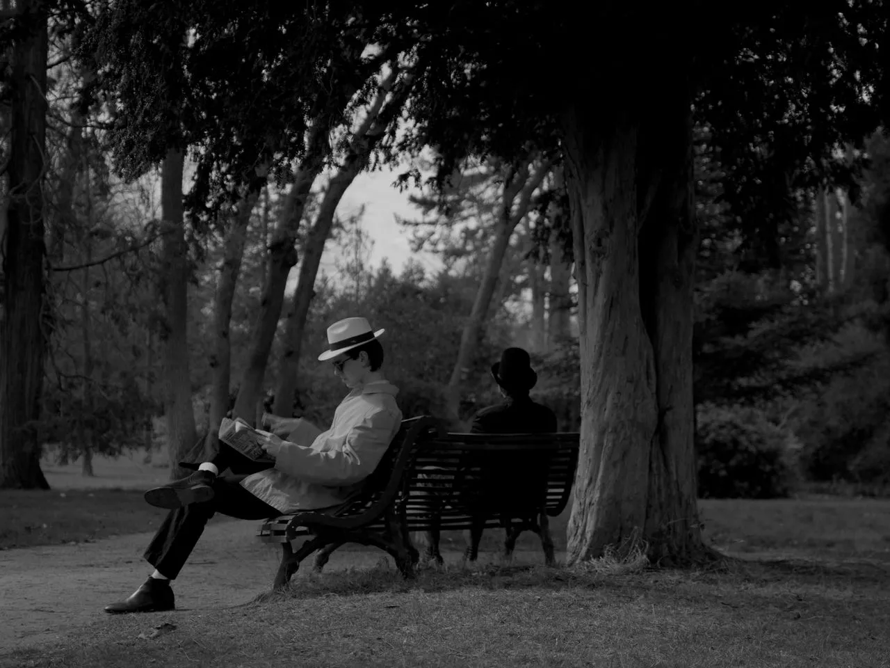 kissing-cigs-02-still009