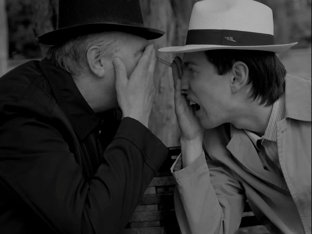 kissing-cigs-03-010332